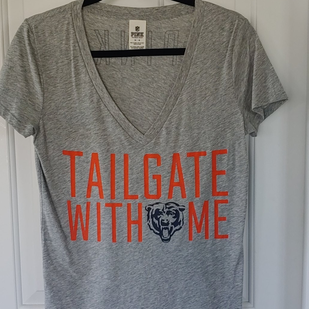 VS Pink Chicago Bears V-neck t-shirt